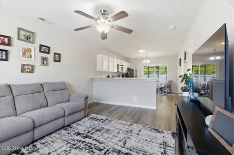 8006 Banister Loop Jacksonville NC 28546