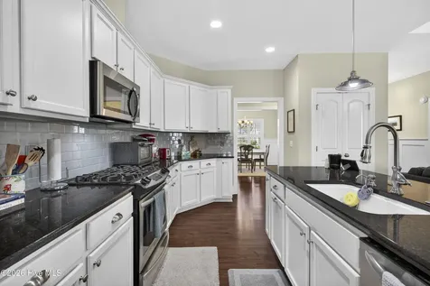 2236 Lakeside Circle Wilmington NC 28401