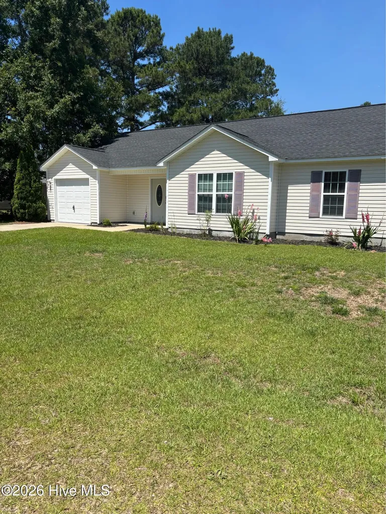 158 Ashbury Park Lane Richlands NC 28574