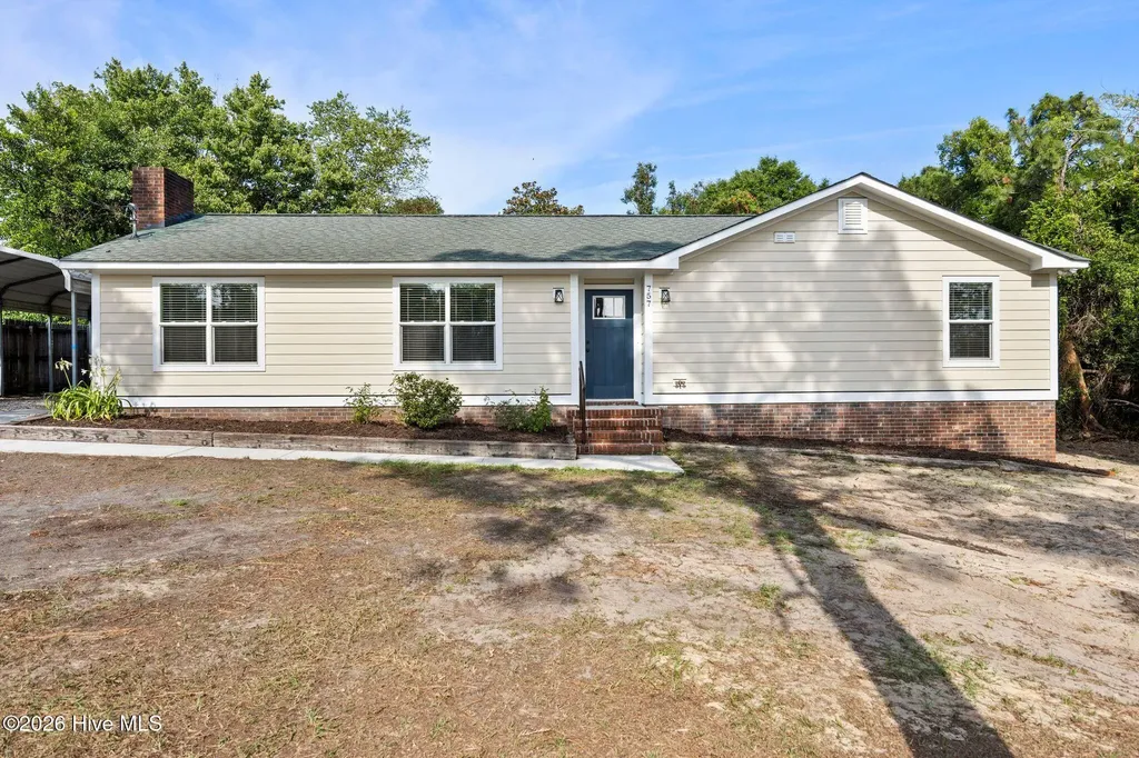 757 Silver Lake Road Wilmington NC 28412