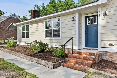 757 Silver Lake Road Wilmington NC 28412