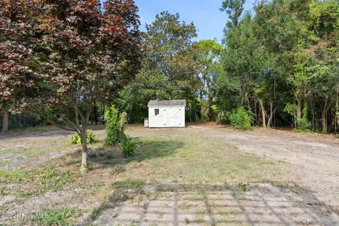 757 Silver Lake Road Wilmington NC 28412