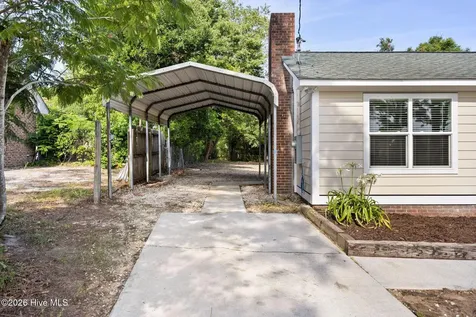 757 Silver Lake Road Wilmington NC 28412