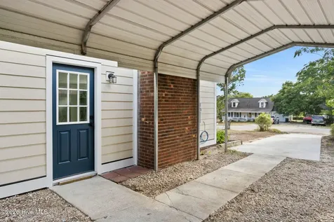 757 Silver Lake Road Wilmington NC 28412