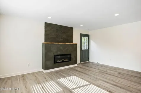757 Silver Lake Road Wilmington NC 28412