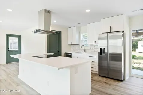 757 Silver Lake Road Wilmington NC 28412