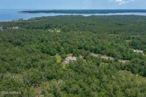 301 Sandy Point Drive Beaufort NC 28516