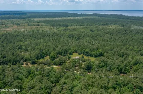 301 Sandy Point Drive Beaufort NC 28516