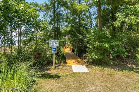 301 Sandy Point Drive Beaufort NC 28516