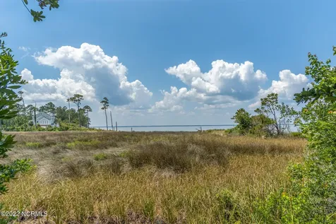 301 Sandy Point Drive Beaufort NC 28516