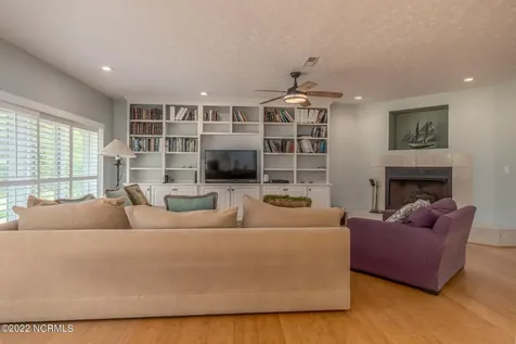 301 Sandy Point Drive Beaufort NC 28516