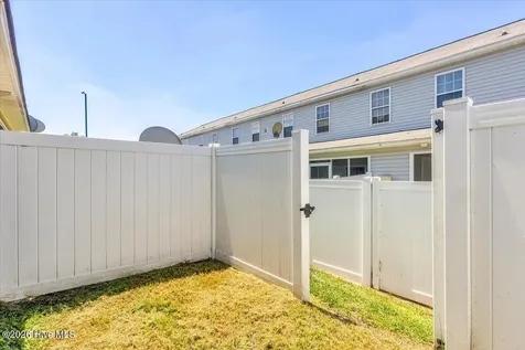 1011 Banister Loop Jacksonville NC 28546