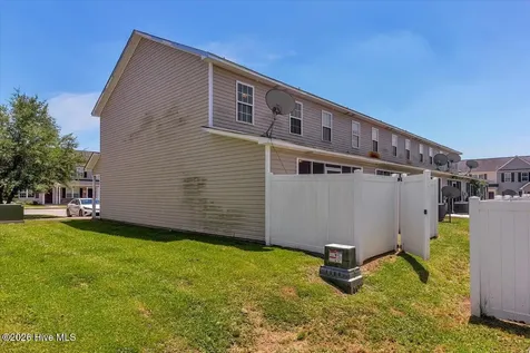 1011 Banister Loop Jacksonville NC 28546
