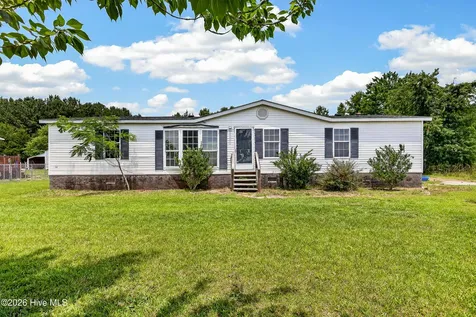 2676 White Oak River Road Maysville NC 28555