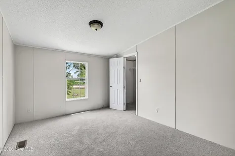 2676 White Oak River Road Maysville NC 28555