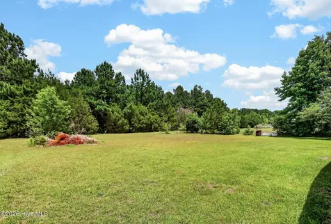 2676 White Oak River Road Maysville NC 28555