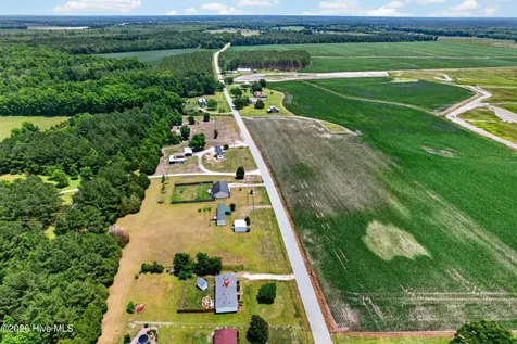 2676 White Oak River Road Maysville NC 28555