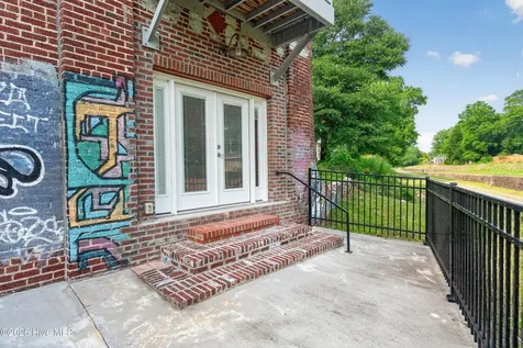 614 Peacock Lane Wilmington NC 28401