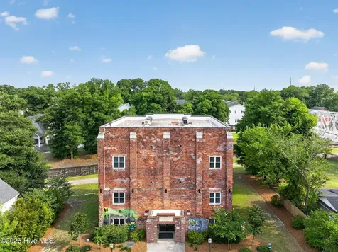 614 Peacock Lane Wilmington NC 28401