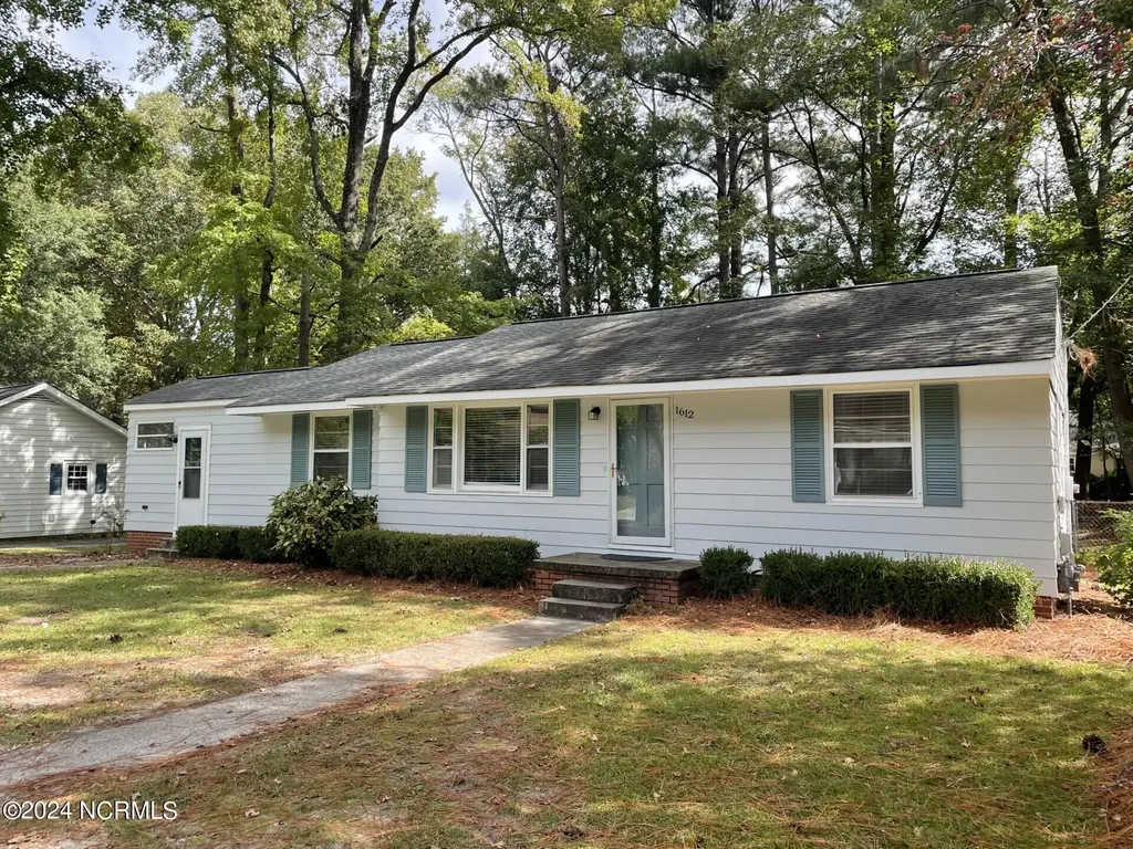 1612 Longwood Drive Greenville NC 27858