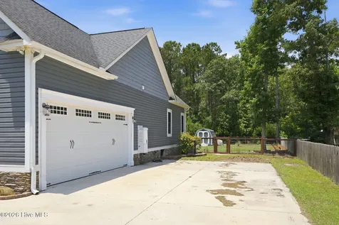 219 White Oak Bluff Road Stella NC 28582