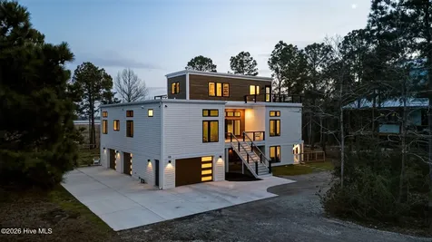 135 Heron Cove Road Hampstead NC 28443