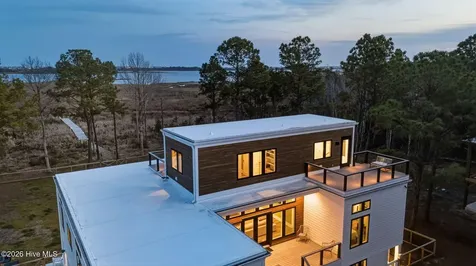 135 Heron Cove Road Hampstead NC 28443