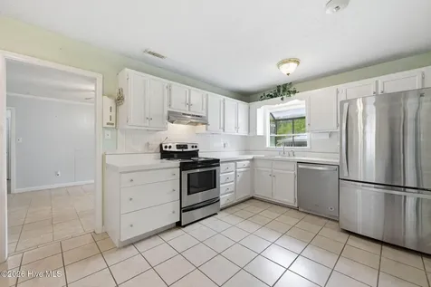 913 Colony Drive New Bern NC 28562