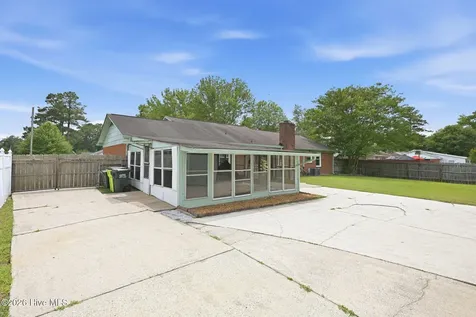913 Colony Drive New Bern NC 28562