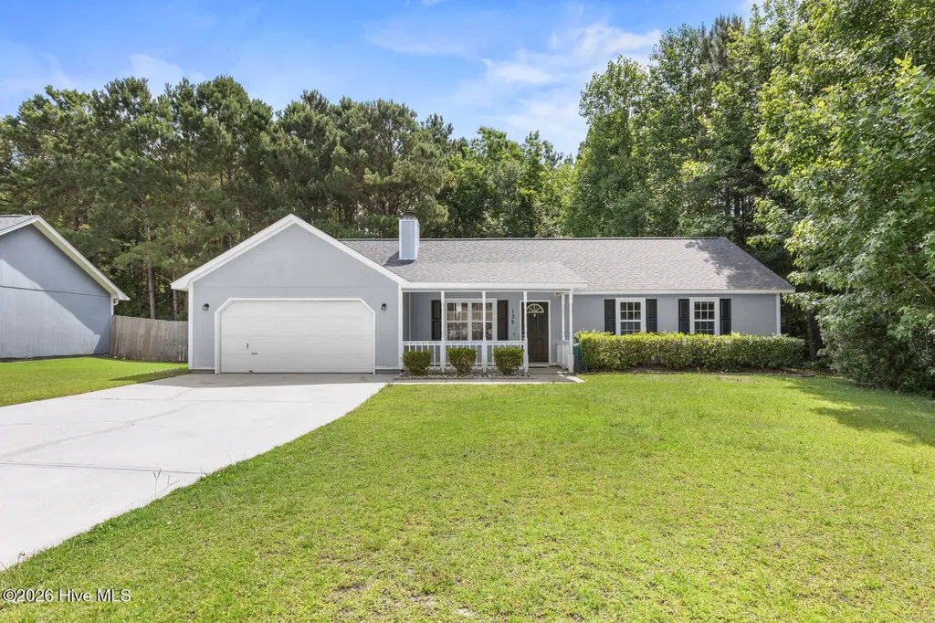135 Daphne Drive Hubert NC 28539