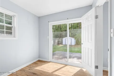 135 Daphne Drive Hubert NC 28539