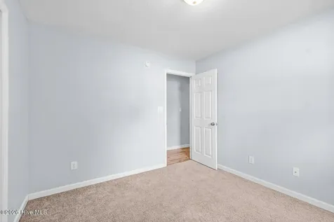 135 Daphne Drive Hubert NC 28539