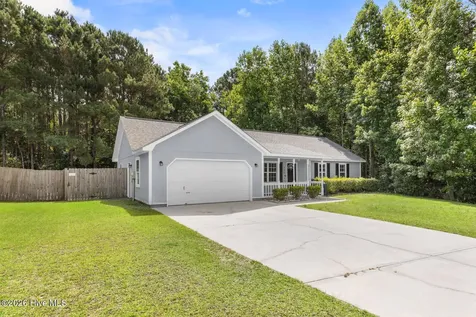 135 Daphne Drive Hubert NC 28539