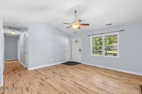 135 Daphne Drive Hubert NC 28539