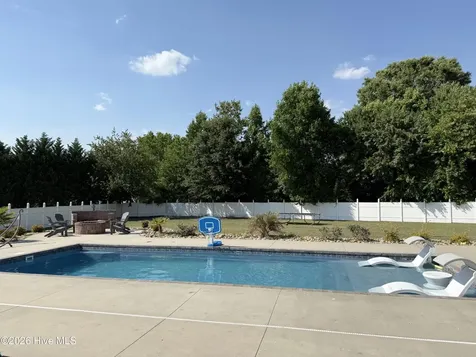 181 Blackwater Drive Winterville NC 28590
