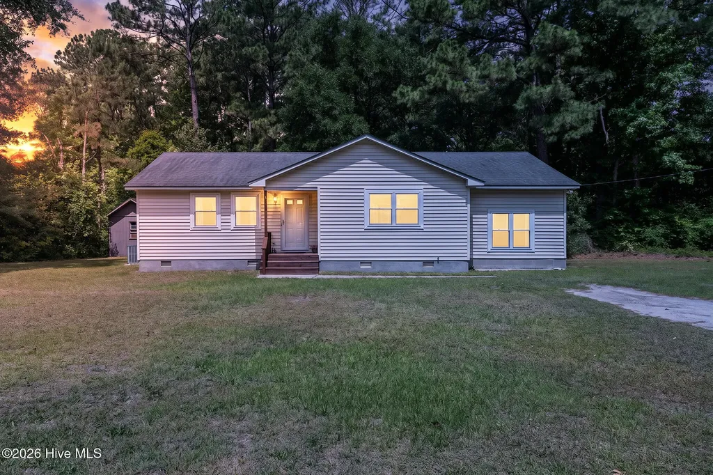 2013 Ridge Road New Bern NC 28560