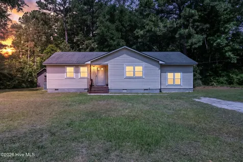 2013 Ridge Road New Bern NC 28560
