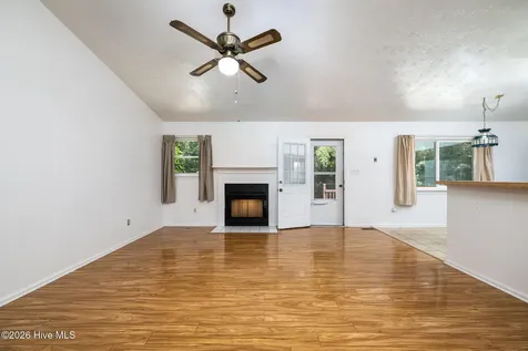 2013 Ridge Road New Bern NC 28560