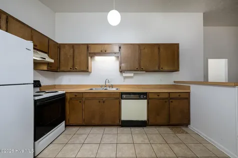 2013 Ridge Road New Bern NC 28560