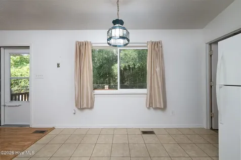 2013 Ridge Road New Bern NC 28560