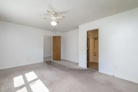 2013 Ridge Road New Bern NC 28560
