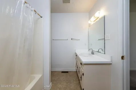 2013 Ridge Road New Bern NC 28560