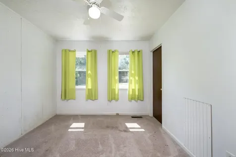 2013 Ridge Road New Bern NC 28560