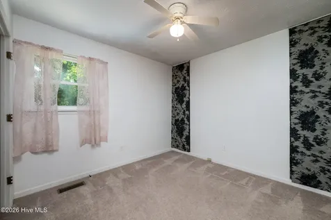 2013 Ridge Road New Bern NC 28560