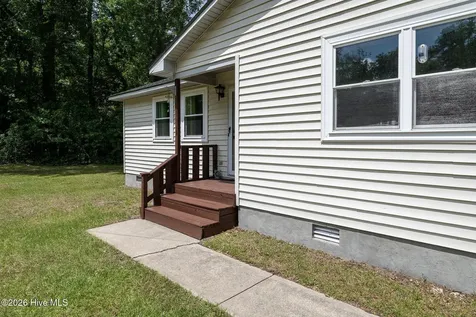 2013 Ridge Road New Bern NC 28560