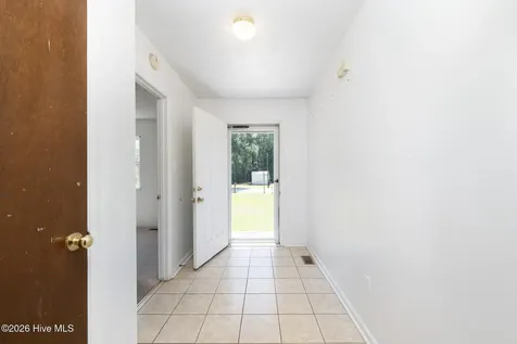 2013 Ridge Road New Bern NC 28560