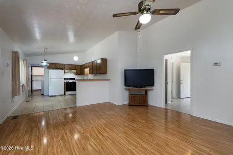 2013 Ridge Road New Bern NC 28560
