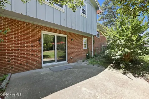 5914 Ormskirk Drive Fayetteville NC 28304