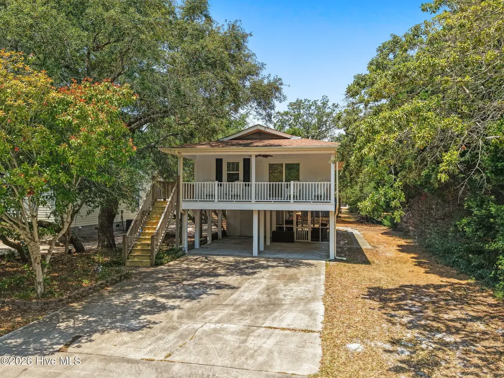 169 NW 3rd Street Oak Island NC 28465