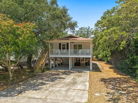 169 NW 3rd Street Oak Island NC 28465